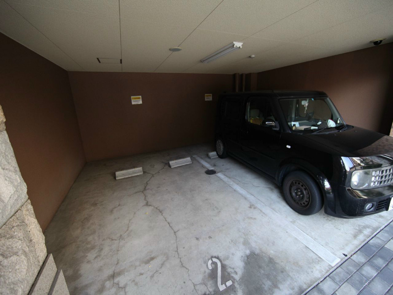 プレサンス名古屋ＳＴＡＴＩＯＮアブソリュート 敷地内平面駐車場