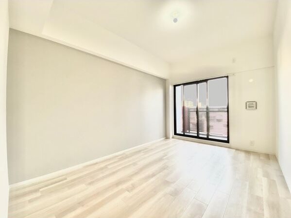 S-RESIDENCE池下西 洋室8.2帖　エアコン完備　バルコニーに面しています