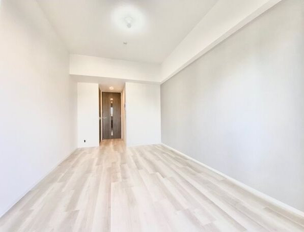 S-RESIDENCE池下西 洋室8.2帖　エアコン完備　バルコニーに面しています