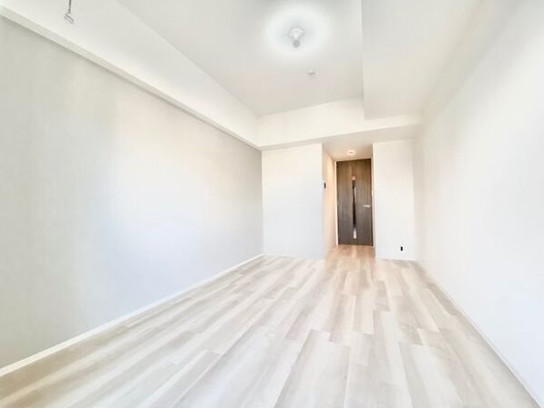 S-RESIDENCE池下西 洋室8.2帖　エアコン完備　バルコニーに面しています