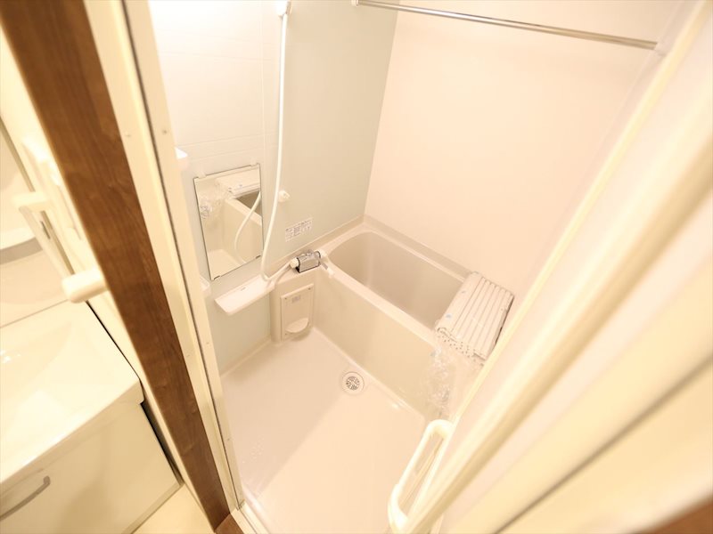 Ｚ・Ｒ名駅 浴室暖房乾燥機付バスルーム　バス・トイレ別