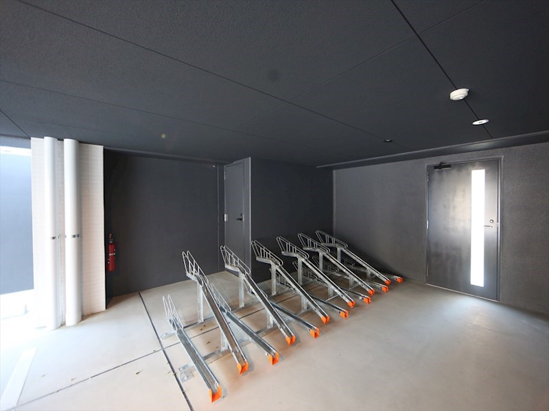 ＣＯＺＹ名城公園 屋根付き駐輪場