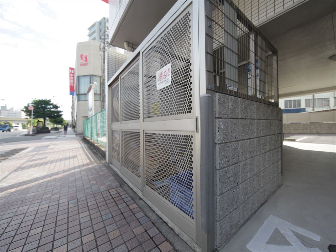 アジリア大曽根 敷地内ゴミ捨て場