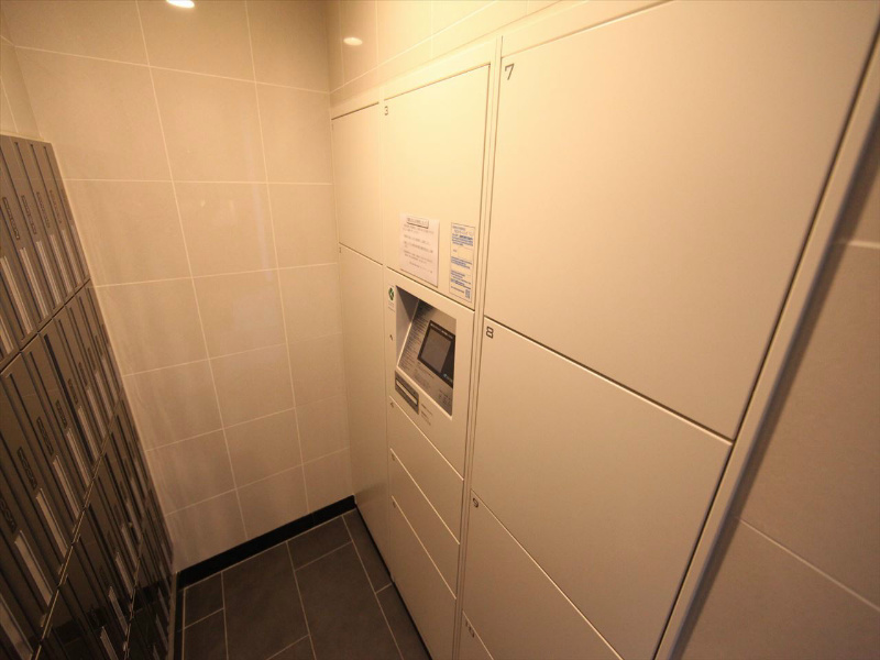 プレサンス千種アイル 宅配BOX　不在時に荷物の受け取りができます