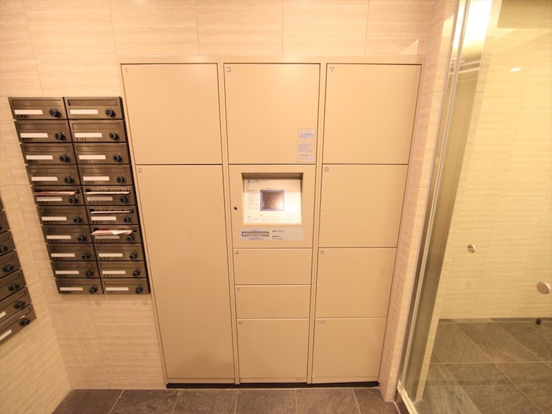 パルティール上前津 宅配ＢＯＸ完備