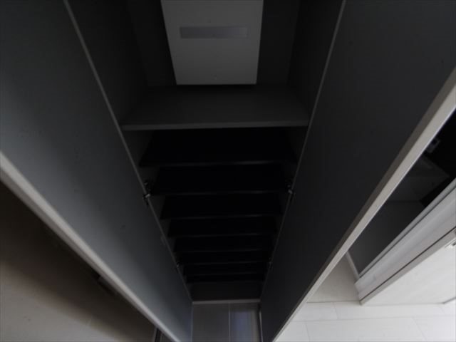 NEO JAPANESQUE出来町 玄関　シューズボックス