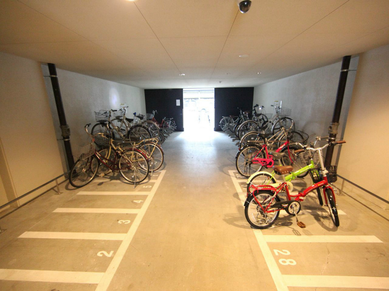 プレサンス錦プレミアム 屋根付き駐輪場