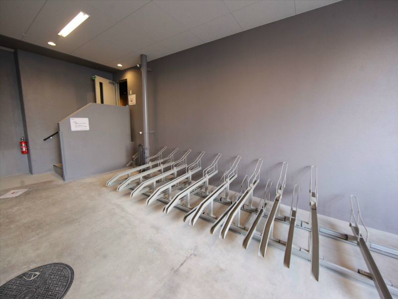 プレサンス金山コネクト 屋根付駐輪場