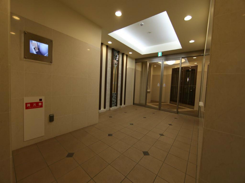プレサンス東別院駅前コネクション エントランス　オートロック付　宅配ＢＯＸ付　防犯カメラ付
