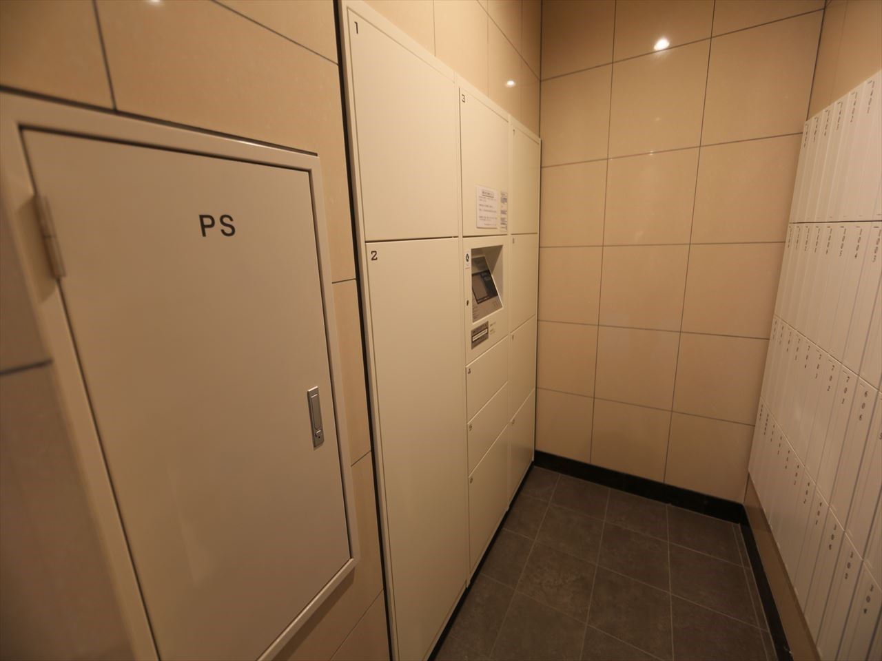 プレサンス大須観音 宅配ＢＯＸ完備