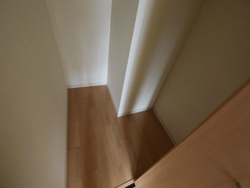 アースヒル東白壁 ウォークインクローゼット付（収納充実してます）