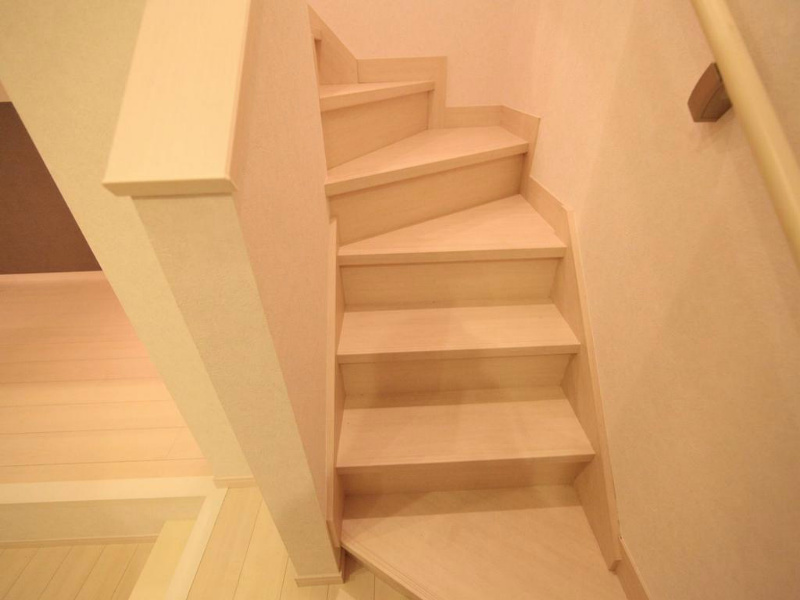 ａｍｕｓａｎｔ（アミュザン） お部屋に階段あり