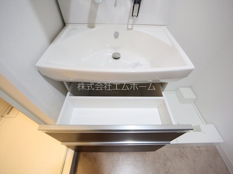 ヴェルドミール 脱衣所　独立洗面台（シャンプードレッサー）洗濯機用意できます