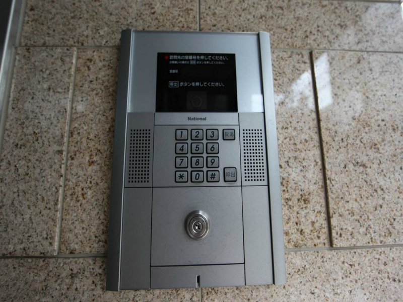 ヴェネチアプリモ エントランス  オートロック完備