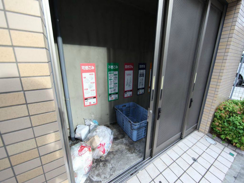 ヴェネチアプリモ 敷地内ゴミ捨て場