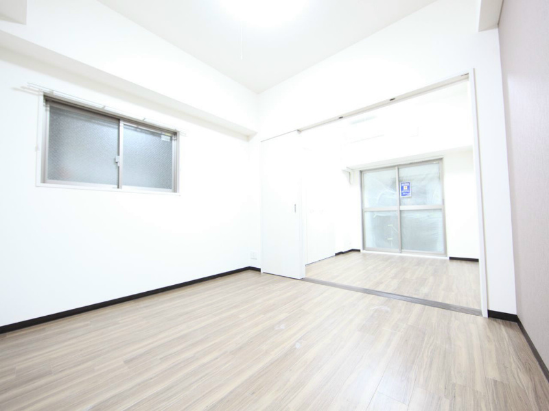 カトルセゾン金山 ＤＫ9.4帖　洋室5帖とつなげても仕切っても使えます