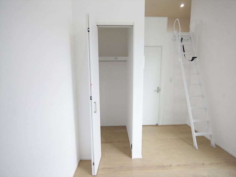 TATERU Apartment 東山町ⅡC棟 クローゼット付（収納充実してます）