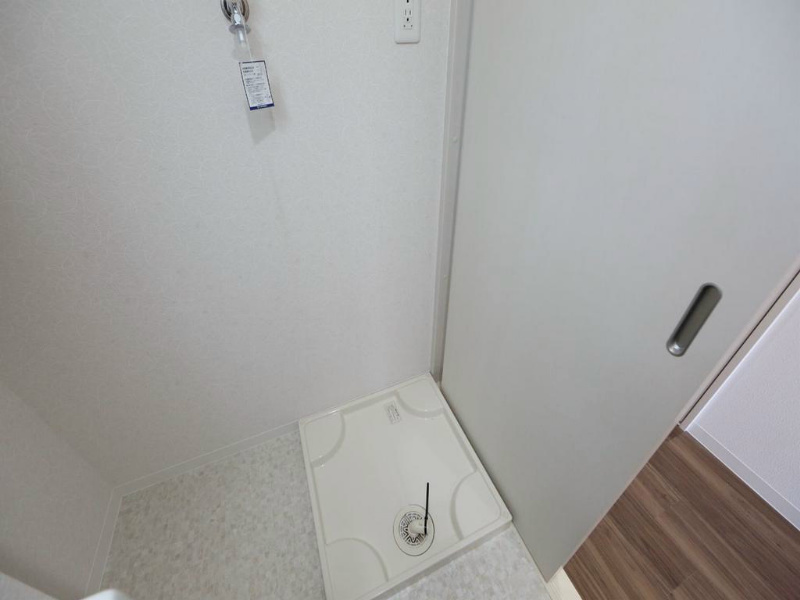 ヴェーラカーサウルバーナ 室内洗濯機置き場　洗濯機ご用意できます
