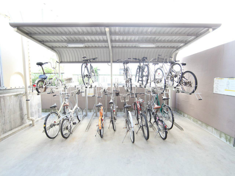 ＭＴビルディング 屋根付駐輪場