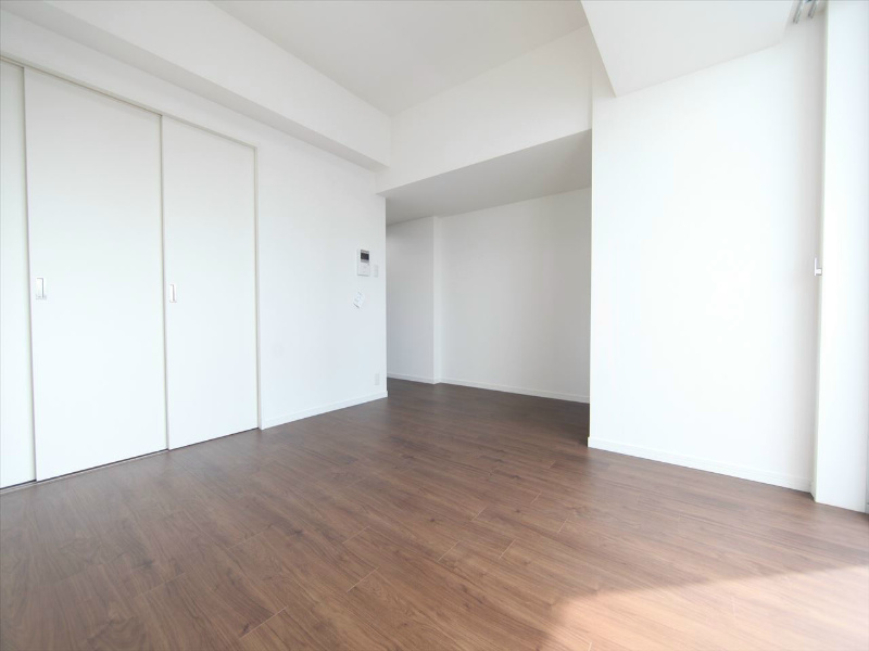 CORNES HOUSE NAGOYA（コーンズハウスナゴヤ） ＬＤＫ13帖　洋室4.5帖　つなげても仕切っても使えます