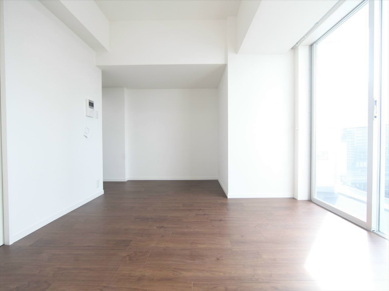 CORNES HOUSE NAGOYA（コーンズハウスナゴヤ） ＬＤＫ13帖　エアコン完備　バルコニー