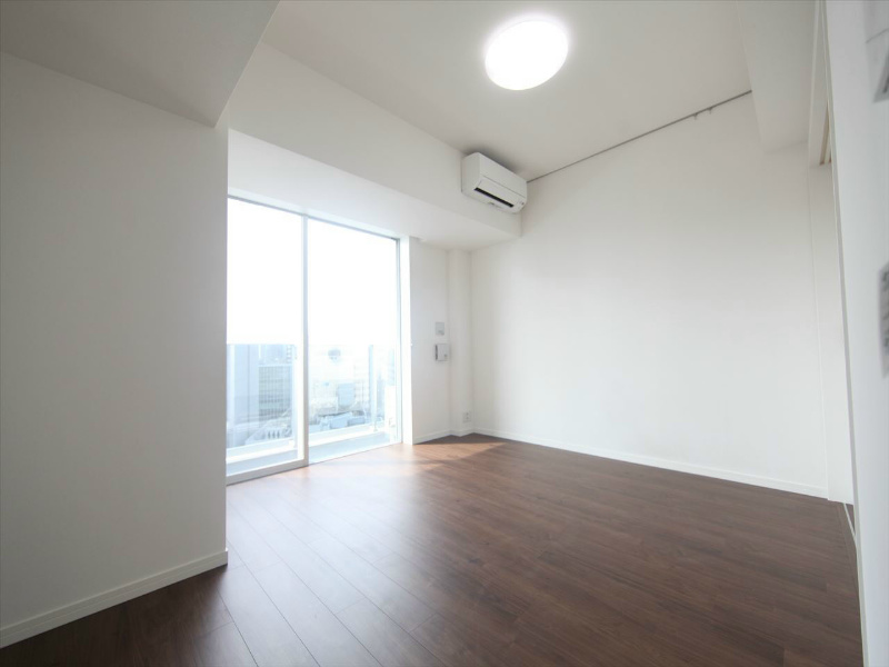 CORNES HOUSE NAGOYA（コーンズハウスナゴヤ） ＬＤＫ13帖　エアコン完備　バルコニー