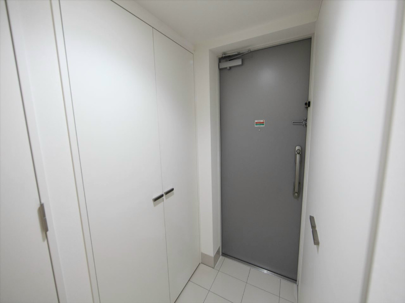 CORNES HOUSE NAGOYA（コーンズハウスナゴヤ） 玄関　シューズボックス付（収納充実してます）