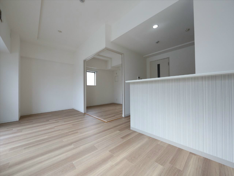 ＣａｓａＤｉＭａｒｅ（カーサジマーレ） ＬＤＫ15.3帖　洋室5.5帖とつなげても仕切っても使えます