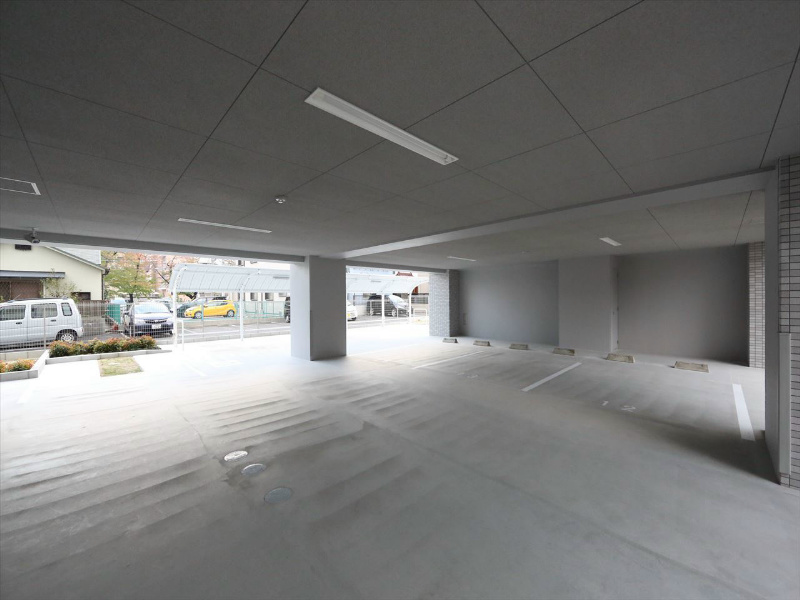 ＣａｓａＤｉＭａｒｅ（カーサジマーレ） 敷地内平面駐車場