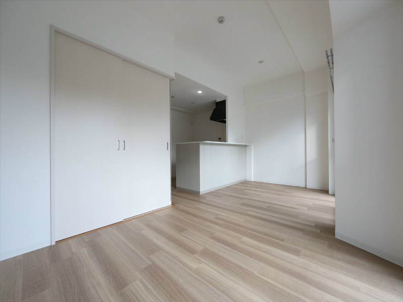 ＣａｓａＤｉＭａｒｅ（カーサジマーレ） ＬＤＫ15.3帖　洋室5.5帖とつなげても仕切っても使えます