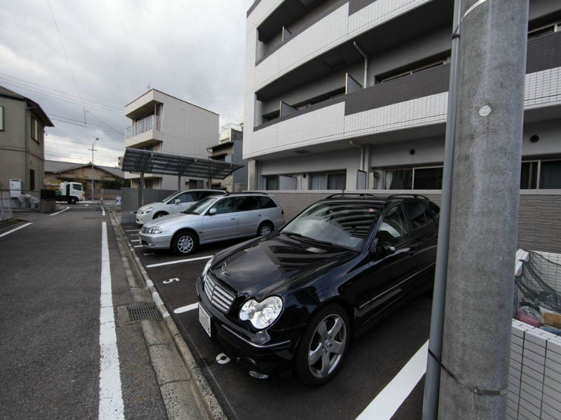 ソレアード 敷地内平置駐車場