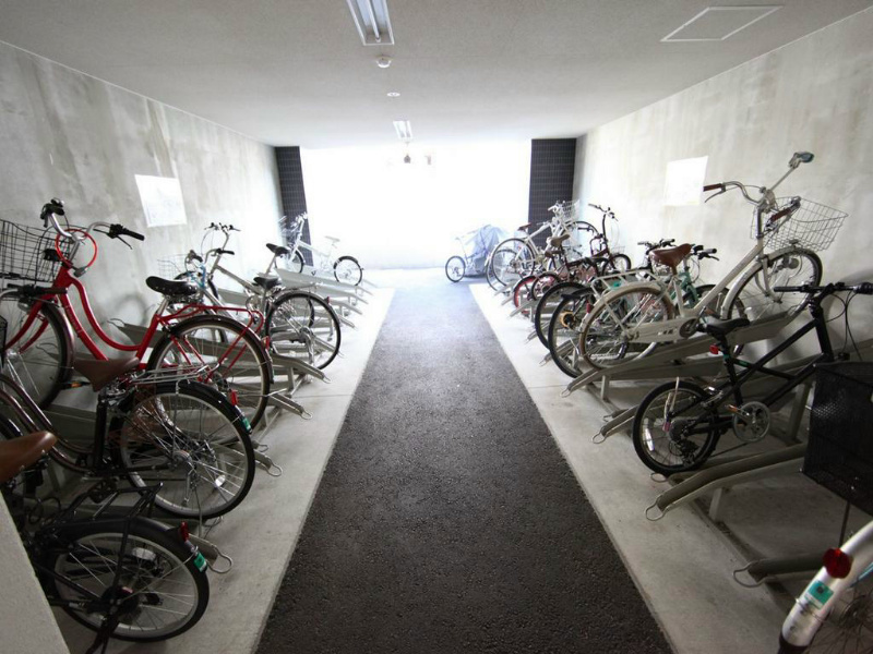 エステムコート名古屋栄デュアルレジェンド 屋根付き駐輪場