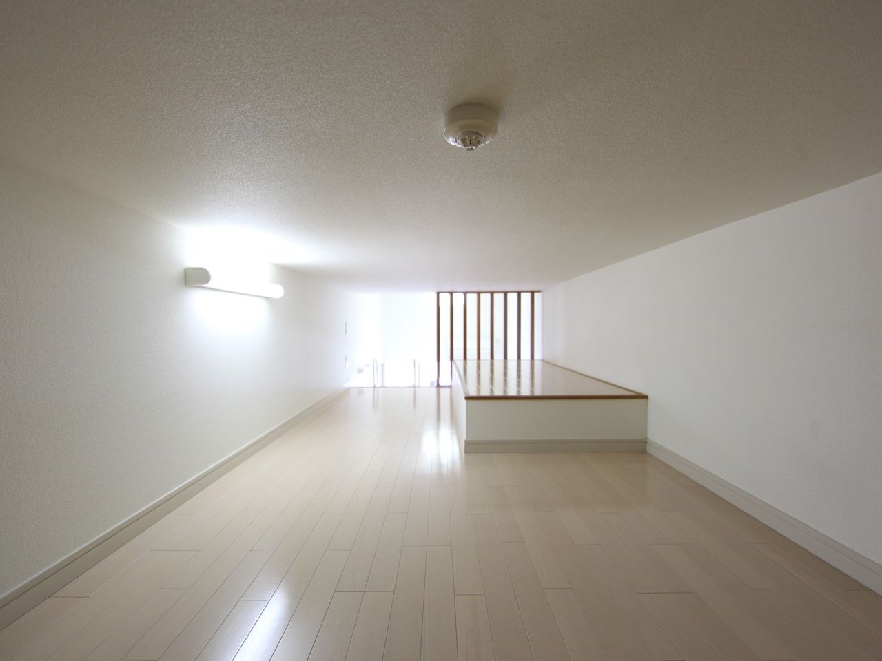 エステムコート名古屋栄デュアルレジェンド ロフト5帖（収納にも寝室にも使えます）