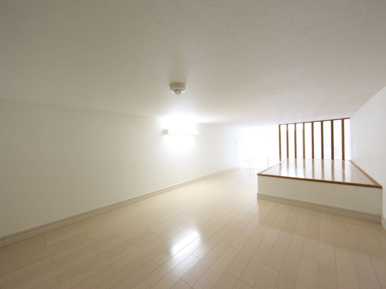 エステムコート名古屋栄デュアルレジェンド ロフト5帖（収納にも寝室にも使えます）