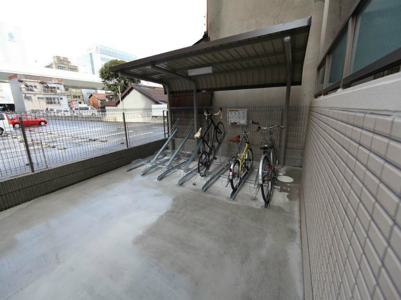 アモンフォンテーヌ 屋根付駐輪場