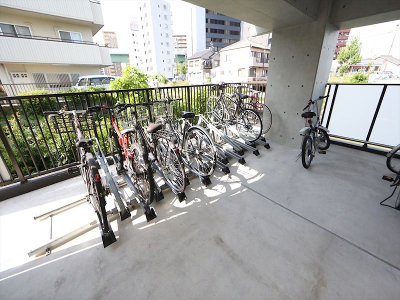 ミリオレビータ金山 屋根付き駐輪場