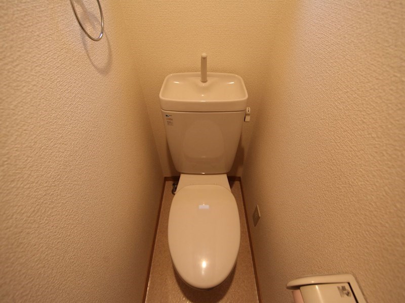 リバティ大須 トイレ（お風呂トイレ別）　窓付（換気良好）