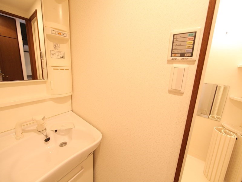 クピットガーデン千代田 脱衣所　独立洗面台（シャンプードレッサー）洗濯機ご用意できます