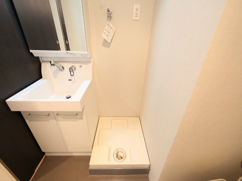 レジディア白壁 脱衣所　独立洗面台（シャンプードレッサー）洗濯機用意できます