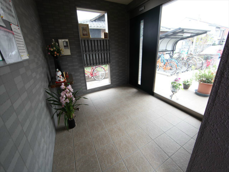 荒畑ハイツ エントランス　オートロック完備