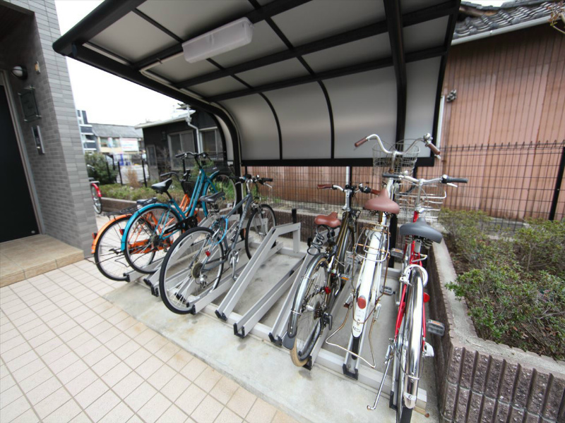 荒畑ハイツ 屋根付き駐輪場