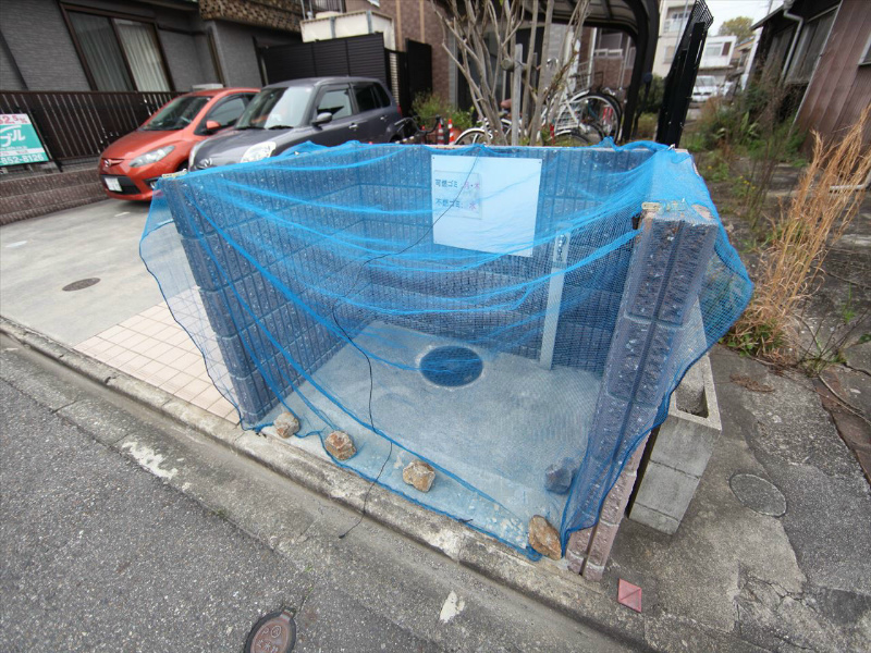 荒畑ハイツ 敷地内ゴミ捨て場
