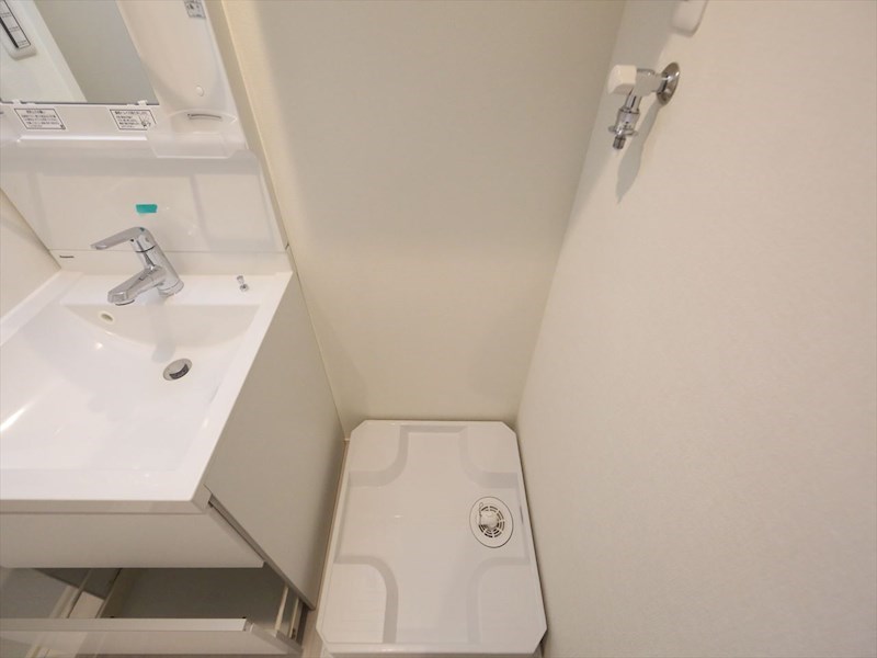 Ｈｏｕｓｅ　Ｏｆ　Ｅｉｇｈｔ 脱衣所　室内洗濯機置き場　同仕様写真