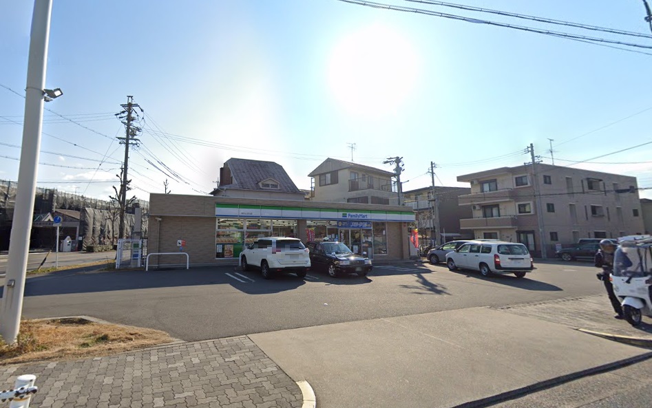 Ｓｔａｇｅ上高畑（ステージ上高畑） ファミリーマート 中川ときわ店