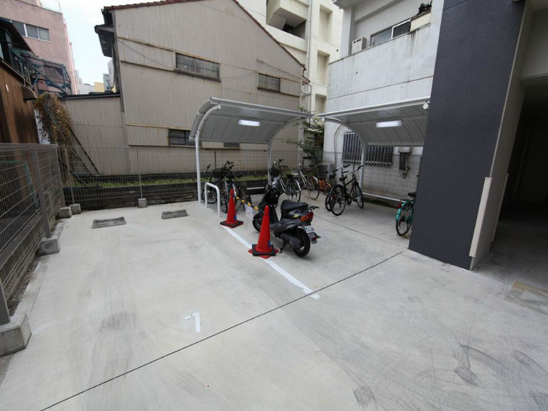 グレイス大須 屋根付駐輪場