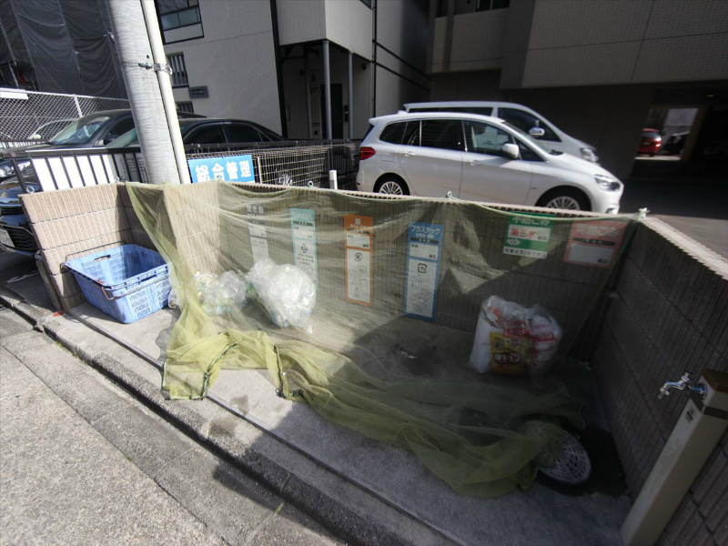 ラトゥール代官町 敷地内ゴミ捨て場