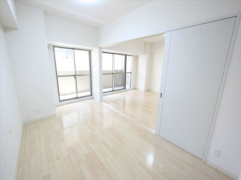 ラトゥール代官町 ＬＤＫ11.3帖　洋室7.6帖　つなげても仕切っても使えます