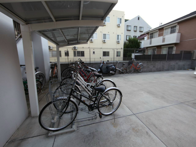 Ｍ’ｓＨｏｕｓｅ1（エムズハウス1） 屋根付き駐輪場