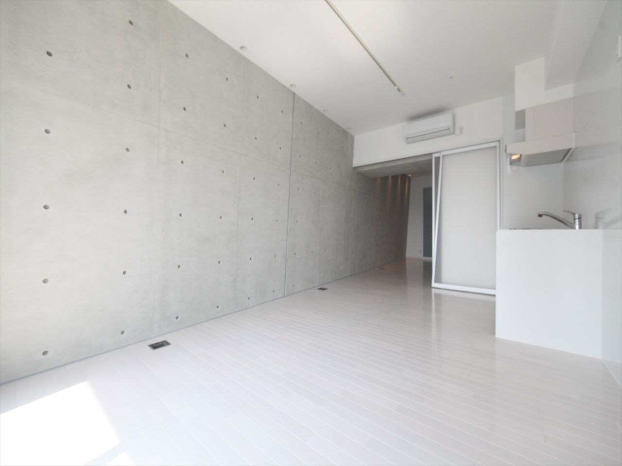 ＳＬＡＮＴＷＡＬＬＳ（スラントウォールズ） LDK10.8帖　洋室6.2帖と繋げても仕切っても使えます