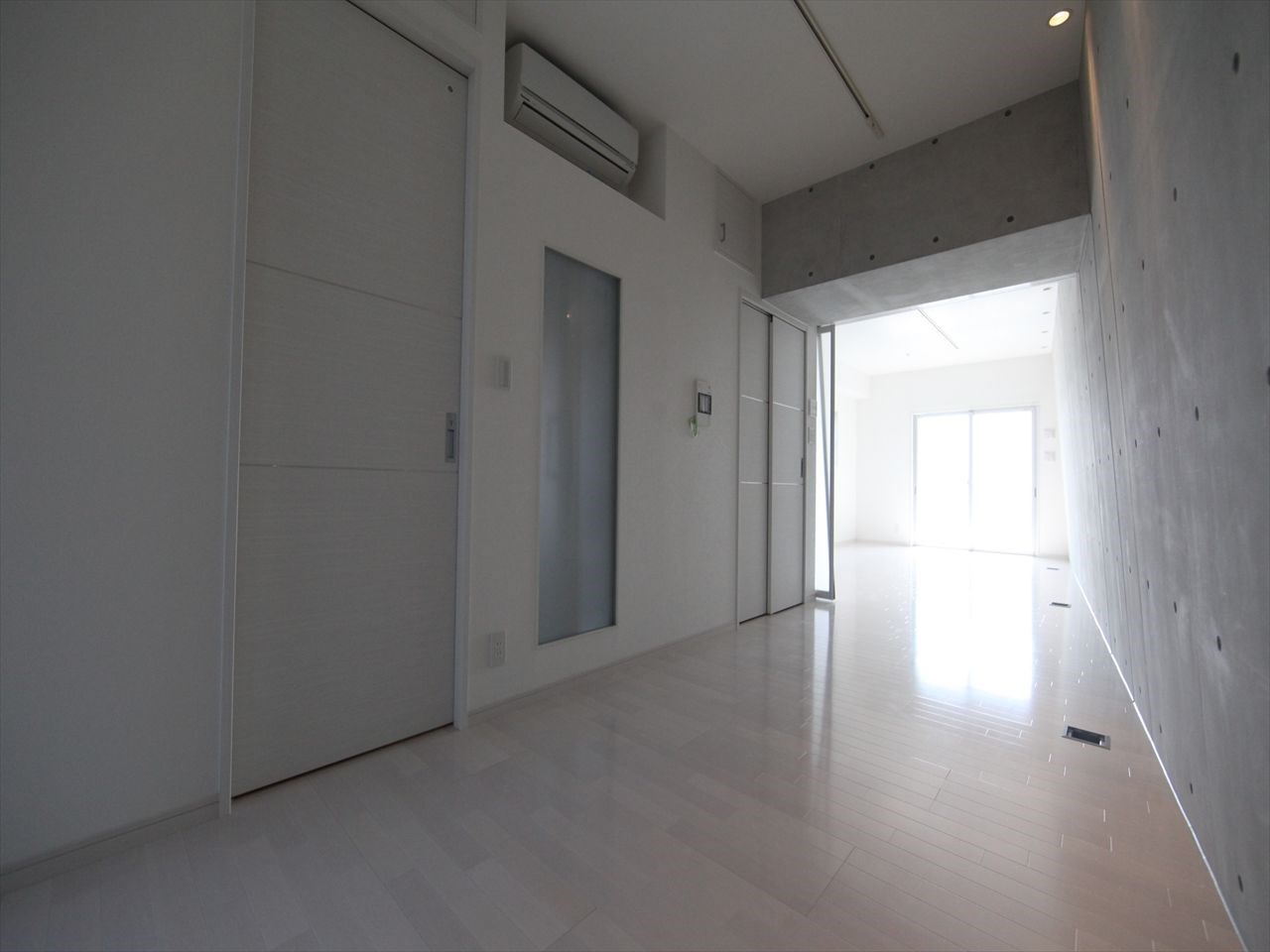 ＳＬＡＮＴＷＡＬＬＳ（スラントウォールズ） LDK10.8帖　洋室6.2帖と繋げても仕切っても使えます